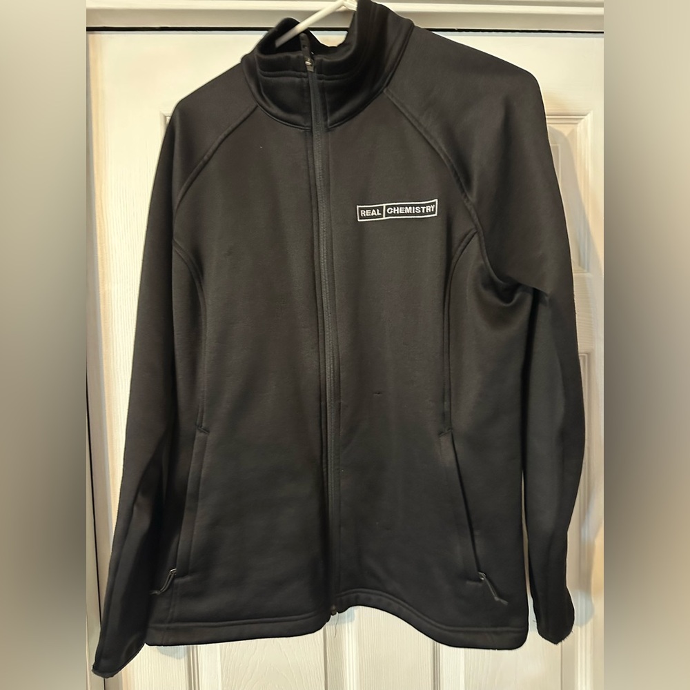 Women’s The North Face fleece jacket.